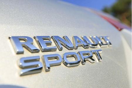 Das serienmäßig an Bord befindliche elektronische Stabilitätsprogramm ESP ist auf Wunsch komplett deaktivierbar.