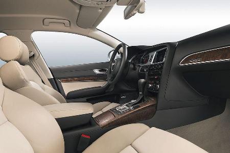 Außerdem gibt es helle Ledersitze.