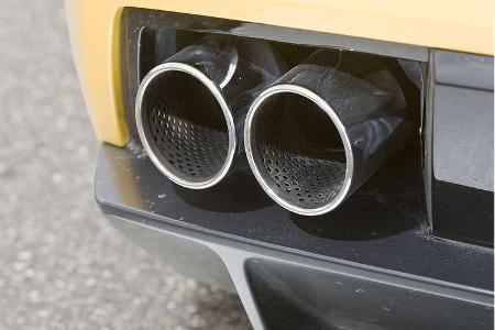Freizügige Auspuffanlage.