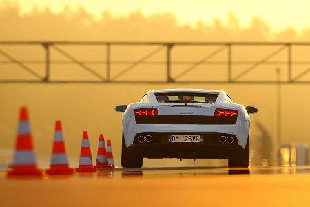 Selbst nach der Weiterentwicklung bleibt der Gallardo authentisch, ungehobelt und zügellos.