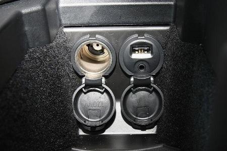 03/11 aumospo06/2011 Peugeot 508 140 Hdi, Steckdose, USB-Anschluss