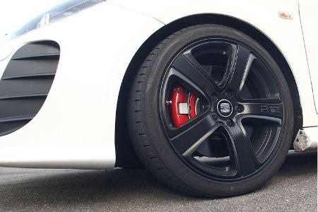 Mattschwarze 18-Zöller mit Yoko-Pneus.