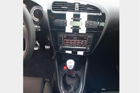 Die Zierstreifen finden im Innenraum ihre Fortsetzung.