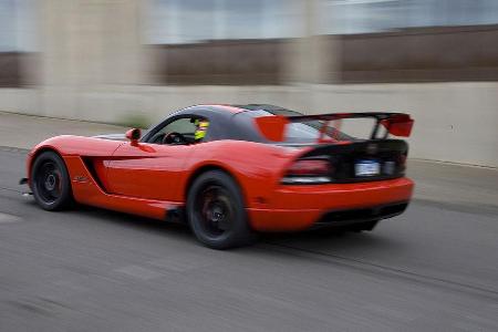 2007 legte Dodge von der Viper die straßenzugelassene ACR-Version auf. Reduziertes Gewicht und eine renntaugliche Abstimmung...