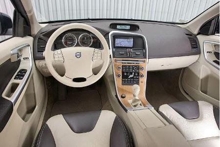 Spurhalte-Helfer stehen ebenso parat, wie ein intelligenter Tempomat und die Toter-Winkel-Überwachung (alles im Paket für 2....