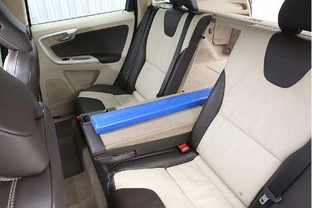 Integrierte, höhenverstellbare Kindersitze im Fond kosten 300 Euro.