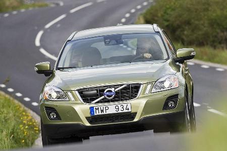 Der XC60 verfügt lediglich über einen permanenten Allradantrieb via elektronisch geregelter Haldexkupplung, die schon bei mi...