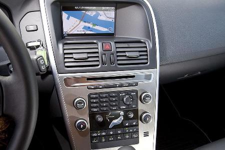 ... erstmals feststehendem Navigationsmonitor.