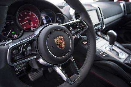 Porsche Cayenne GTS 2015, Cockpit, Lenkrad