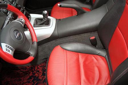 20 Zoll-Felgen füllen die Radhäuser.