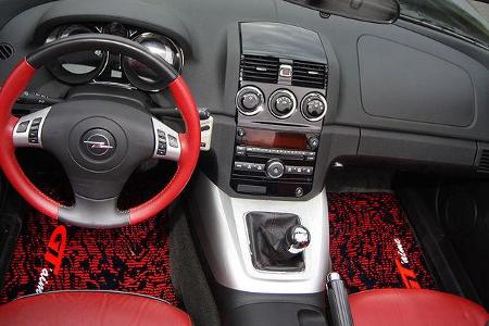 Leder ziert den Innenraum