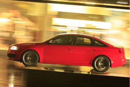 Mit 580 PS näherte sich der Audi RS6 der 600 PS-Grenze. Bereits bei einer niedrigen Drehzahl von 1.500 Umdrehungen ...