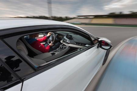 BMW i8, Seitenführung