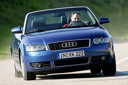 Audi A4 Cabriolet 2.0: Auf Landstraßen unterwegs, will er über Lastwechsel in den Fahrfluss gelenkt werden.