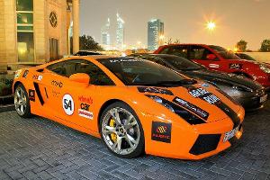 Eine Karawane aus 50 Nobelkarossen versammelte sich in Dubai zum zweiten Arab Run.