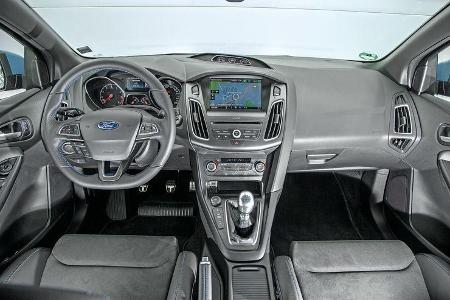 Ford Focus RS, Cockpit