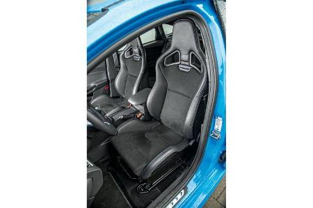Ford Focus RS, Fahrersitz