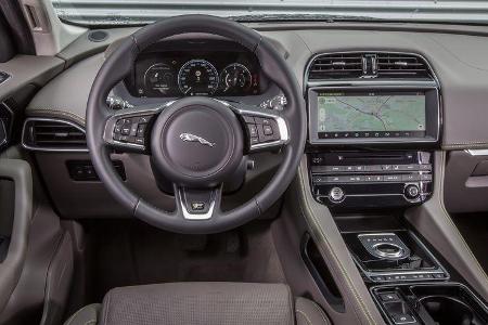 Jaguar F-Pace 30d, Cockpit