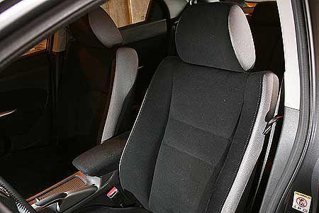 Der neue Civic ist kürzer als der alte Viertürer. Trotzdem bietet er mehr Platz für Passagiere und Gepäck.