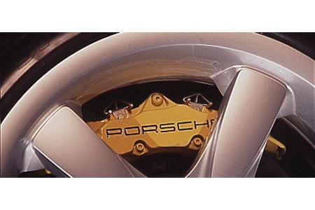 Die Porsche Keramik-Verbund-Bremse (PCCB) wurde bei Brembo entwickelt und zuvor im bisherigen Topmodell GT2 erprobt