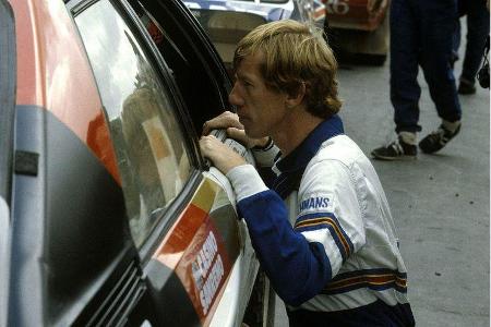 Neidisch bestaunte Röhrl die allradgetriebenen Quattros der Konkurrenz. Besonders Michele Mouton im Audi macht dem langen Ke...