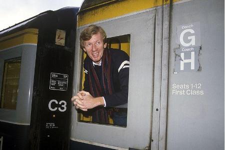 Als Opel ihn vor dem Finale in Wales (wieder gegen seinen Willen) auf eine PR-Party des Zigarettensponsors schickt, meutert ...