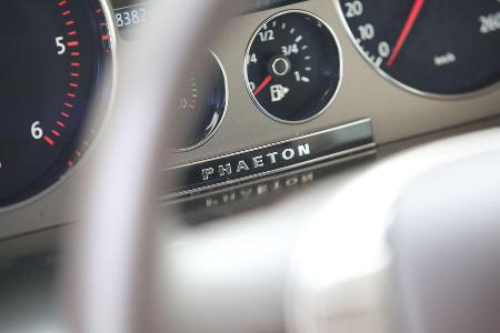 VW Phaeton, Anzeigeinstrumente