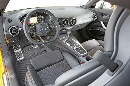 Audi TTS Coupé, Cockpit