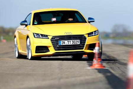 Audi TTS Coupé, Frontansicht, Slalom