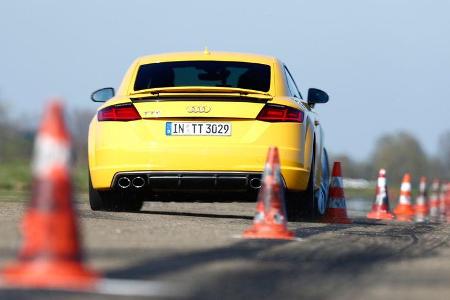 Audi TTS Coupé, Heckansicht, Slalom