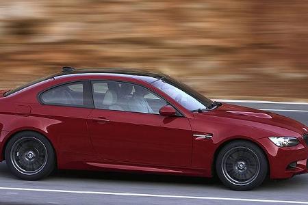 Das maximale Drehmoment von stämmigen 400 Newtonmeter erreicht der Doppelvanos-Motor bei 3.900 Umdrehungen.