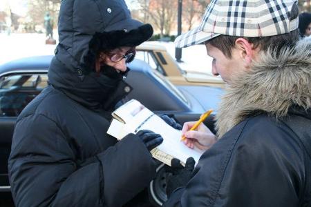 Vor Ort konnte man sich in Unterschriftenlisten eintragen.