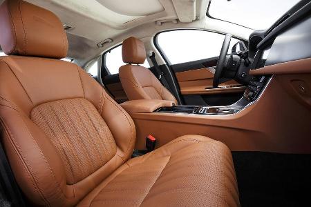 Jaguar XF, Interieur