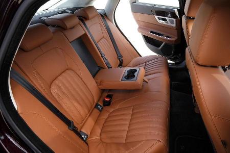 Jaguar XF, Interieur