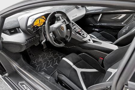 Lamborghini Aventador LP750 SV, Cockpit