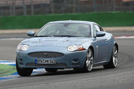 Ein kurzer Ausflug ins badische Hockenheim ist mit dem Jaguar XKR ein Vergnügen.