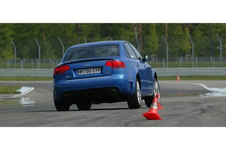 Der angedeutete Diffusor aus schwarzem Hartplastik passt nicht wirklich ins Bild