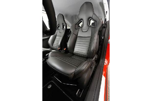 Opel Corsa OPC, Fahrersitz