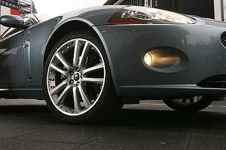 Die optionalen 20 Zöller kosten Komfort.