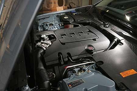 Der bekannte 4,2-Liter-V8 klingt jetzt sonorer, verbraucht aber zu viel Benzin.