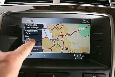 Die Relativität der Grundpreise
Die komplette Ausstattung des XK Coupés macht den Preisvergleich reizvoll. So kostet die im ...