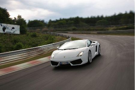 Die charakteristische Linienführung mit den nun auch vergrößerten Kühlluftöffnungen hat an Eleganz gewonnen.