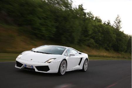 Der Zweisitzer sprintet bis Tempo 325 km/h.