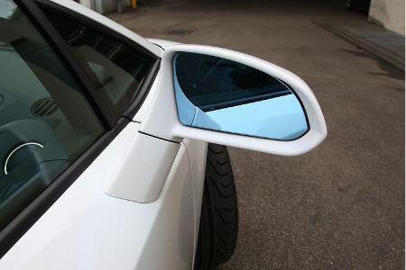 Umfassende Rücksicht wird durch großformatige Rückspiegel und durch eine optionale Rückfahrkamera gewährleistet.