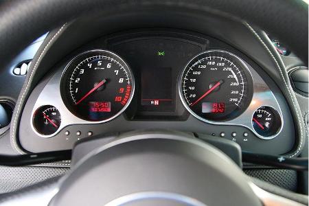 Trotz der langhubigen Auslegung des Zehnzylinders ist die Drehzahlgier ungebrochen.