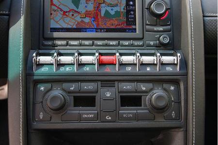 Bedienoptik der Mittelkonsole aus dem Audi Großserienregal.