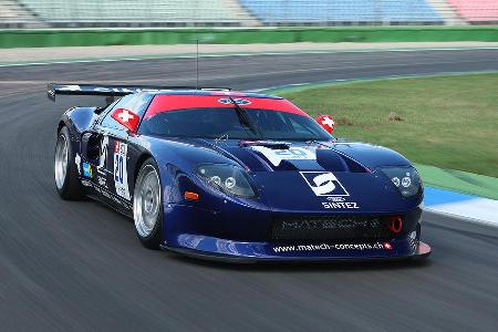 Die Karosserie besteht komplett aus Kohlefaser und ist 80 Kilogramm leichter als die Serien-Karosserie aus Aluminium.