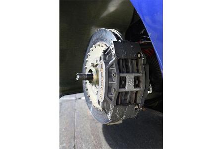 AP Racing-Bremsanlage mit innenbelüfteten und geschlitzten Scheiben.