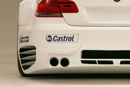 Wiegt das aktuelle BMW M3 Coupé 1.615 kg, bringt der GTR lediglich 1.150 kg auf die Waage.