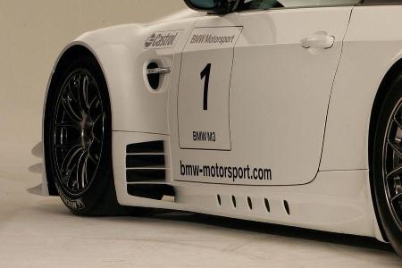 Das die Aerodynamik entsprechend ausgefeilt ist versteht sich von selbst.